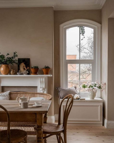 Dining Room Window Seat, Victorian Dining Room, Uk Houses, Dining Room Window, Design Dining Room, Dining Room Victorian, Interior Design Dining, Window Bench, Aesthetic Interior Design