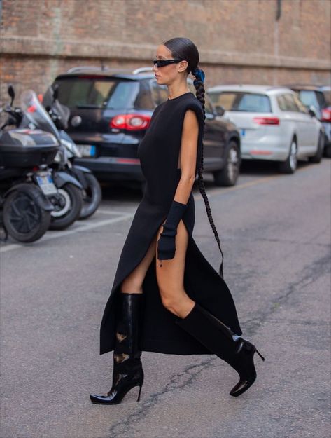 Everday Style, Boots Dress, Tiktok Outfits, Chanel Style, Milan Street Style, Streetstyle Fashion, Street Style Inspiration, Fashion Week Street Style, Edgy Outfits