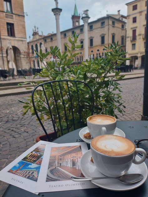 Coffee In Italy Aesthetic, Espresso Aesthetic Italy, Italy Coffee Shop, Italy Presentation, Italy Vicenza, Cafe Italy, Notion Pictures, Italy Life, Italy Coffee