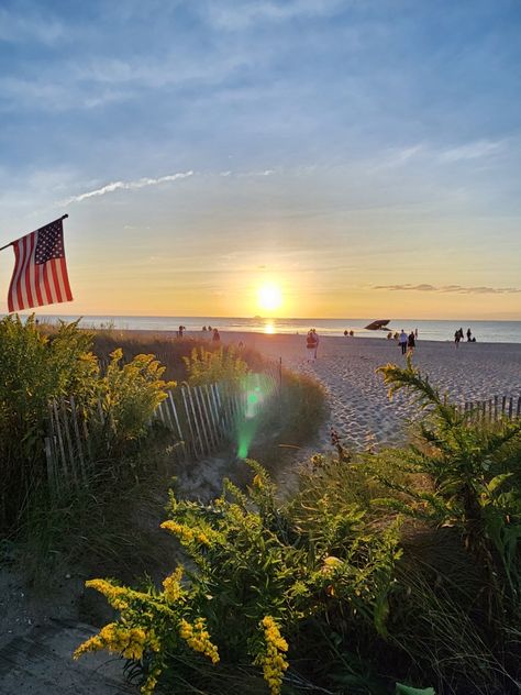 Sunset Beach Cape May Cape Cod Sunset, Cape May Christmas, Cape May Aesthetic, Vacay Aesthetic, Cape May Beach, Cape Cod Summer, New Jersey Beaches, Cape May New Jersey, Cape Cod Beaches