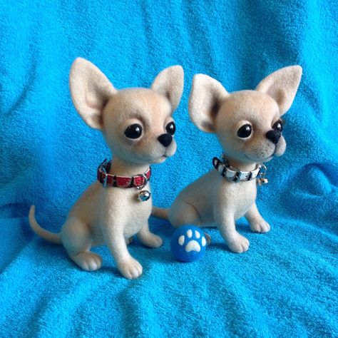 Polymer Clay Chihuahua, Clay Chihuahua, Fimo Projects, Clay Crafts For Kids, Fondant Animals, Porcelain Dog, Dog Cakes, Polymer Clay Figures, Polymer Clay Ornaments