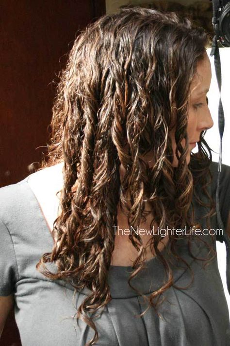 Part 2 - how to air dry curly hair (this photo is while wet.) Hair Ringlets, Haircuts For Naturally Curly Hair, Good Haircuts, Shower Styling, Care For Curly Hair, Hairstyles For Naturally Curly Hair, Hair Styling Tips, Curly Hair Styling, Dry Curly Hair