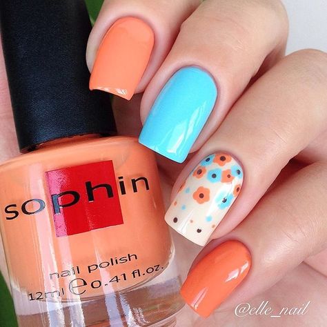 Consulta esta foto de Instagram de @elle_nail • 807 Me gusta Orange And Light Blue Nails, Turquoise And Orange Nails, Orange Flower Nails, Orange And Blue Nails, Nails Light Blue, Inspirational Nails, Face Nails, Sweet Nails, Yellow Nail Art