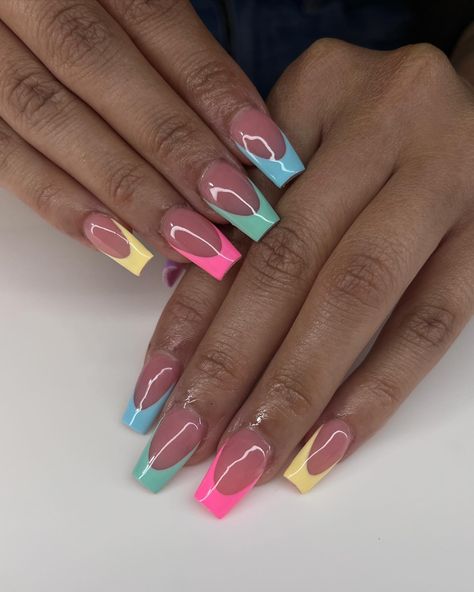 More summer sets 💛🌸💚 • • • #nailsnailsnails #nailart #naildesign #nailsofinstagram #naillove #nailinspo #nailideas #nailinspiration #summernails #acrylicnails #springnails #frenchtipnails #pinknails #blingnails #claseazulnails #fruitnails #orangenails #greennails #flowernails #3dflowernails #aznailtech #baddieb_nails #baddienails French Tip Rainbow, Summer Sets, 3d Flower Nails, Orange Nails, Autumn Nails, Summer Set, Bling Nails, French Tip Nails, Flower Nails