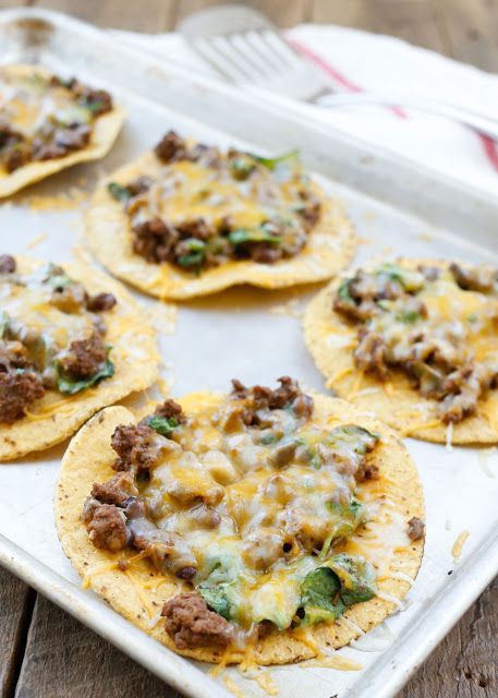 Cheesy Beef, Black Bean, and Spinach Tostadas are a great {20 minute} meal any day of the week! Get the recipe at barefeetinthekitchen.com Asian Steak Bites, Chicken Tostadas, 20 Minute Recipes, Easy Summer Meals, Beef Dishes, Quesadillas, Mexican Dishes, Week Meal Plan, Deep Sleep