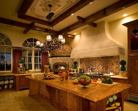 Traditional Kitchen Rancho Santa Fe Hacienda Furniture, Spanish Kitchen Design, Hacienda Style Kitchen, Spanish Style Home Interior, Southwestern Kitchen, Hacienda Kitchen, Southwest Kitchen, Spanish Style Kitchen, Spanish Kitchen