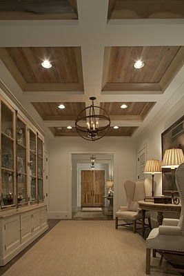 Beautiful recessed wood panel ceiling Shore House, Hallway Design, Ceiling Treatments, Wood Ceilings, Coffered Ceiling, The Ceiling, False Ceiling, Ceiling Design, Home Fashion