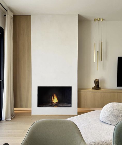 Off Center Fireplace Ideas, Off Center Fireplace, Italy Interior Design, Center Fireplace, Contemporary Gas Fireplace, Corner Fireplace Living Room, Italy Interior, Long Narrow Living Room, Narrow Living Room