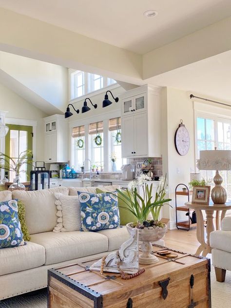 Blue And Green Living Room, Dc House, Spring Living Room Decor, Spring Living Room, Redecorating Ideas, Cottage Decorating, Starting Fresh, Wendy House, Ocean Reef