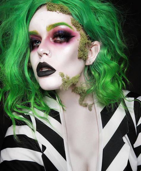 Beetlejuice Halloween Costume, Creative Handicraft, Beetlejuice Makeup, Makeup Clown, Makeup Zombie, Beetlejuice Costume, Halloween Make-up Looks, Halloweenský Makeup, Creepy Halloween Makeup