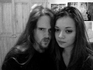 Metalhead Couple, Couple Love Kiss, Boy Long Hair, Metal Couple, Kiss Funny, Dark Punk, Funny Rock, Girl Couple, Boys Long Hairstyles