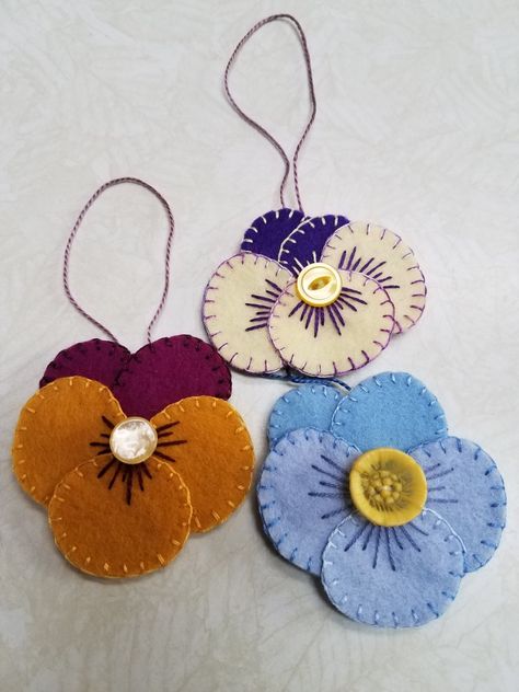 Felt pansies Felt Pansies, Crochet Pansy, Diy Felt Christmas Ornaments, Diy Felt, Bead Embroidery Jewelry, Felt Christmas Ornaments, Embroidery Jewelry, Beautiful Flowers Pictures, Felt Diy