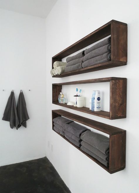 Small Bathroom Organization, Bad Inspiration, Wooden Wall Shelves, Box Shelves, Diy Wall Shelves, Small Bathroom Storage, Estantes Flotantes, Diy Bathroom Decor, Small Bathroom Decor