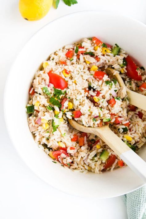 Tuna Rice Salad, Tuna And Rice, Dinner Rice, Salads For Kids, Healthy Rice Recipes, Tuna Rice, Rice Salad Recipes, Easy Peasy Recipes, Rice Salad