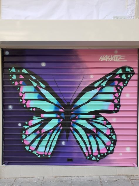 Simple Graffiti Art Wall Paintings, Butterfly Graffiti Street Art, Butterfly Reference, Graffiti Project, Butterfly Graffiti, Butterfly Ideas, Cool Kids Bedrooms, Thessaloniki Greece, Sweet Art