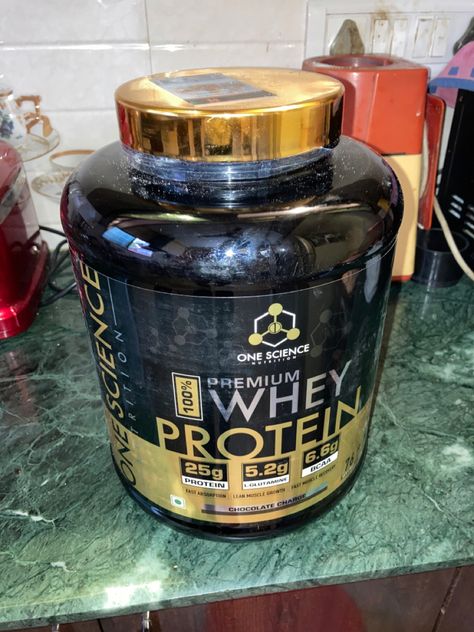 WHEY PROTEIN ☢️ Whey Protein Snapchat Story, Gym Pics Snapchat, Hands Pics, Gym Pics, Nutrition Science, Alcohol Party, Bottle Label Design, Hand Pictures, Circuit Training