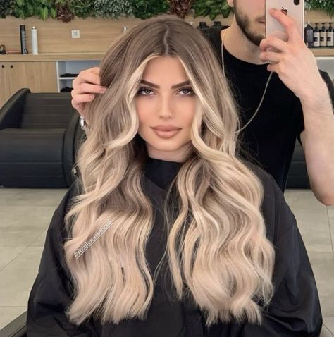 Baliage Hair 2023, Cream Blonde Hair Balayage Dark Roots, Balayage For Blonde Hair, Bolyoge Hair Balayage Blonde, Vanilla Blonde Hair Balayage, Ashy Beige Blonde Hair, Balayage On Asian Hair, Balayage With Bangs, Framing Balayage