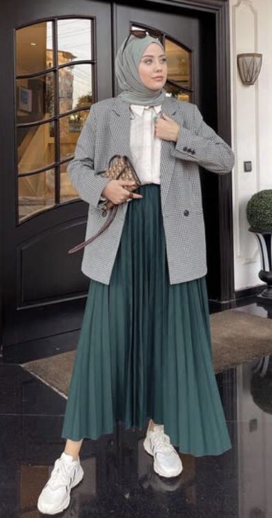 Modest Dresses Hijab, Formal Hijab Outfit Classy, Modest Skirt Outfits Muslim, Modest Office Outfits Muslim, Hijab Formal Outfit, Hijab Office Look, Modest Office Outfits, Formal Hijab Outfit, Hijab Outfit Inspiration