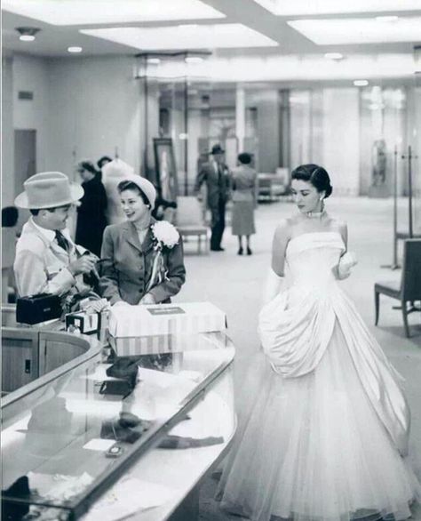 Neiman Marcus. Dallas, TX. 1950s. Fashion 1950s Style, 50s Women, Southern Heritage, Southern Fashion, Retro Pictures, Fashion 1950s, Pin Ups, At The Store, Va Va Voom