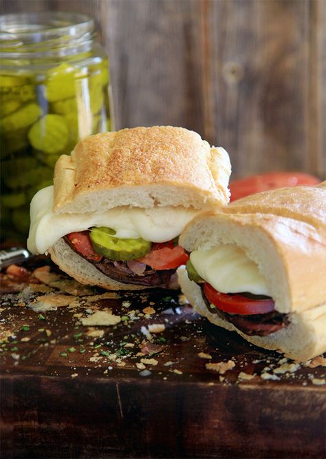 Traditional Brazilian Bauru Sandwich - Roast beef, Mozzarella cheese, Tomato, Pickles, Salt and Oregano on French Bread. Lunch Delivery, Brazil Food, Cheese Tomato, Brazilian Food, Latin Food, French Bread, Roast Beef, Sandwich Recipes, Health Lifestyle