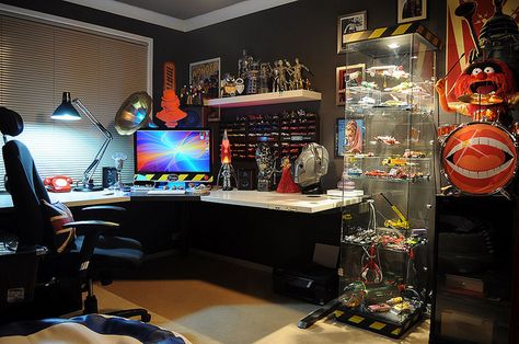 Nerd Cave by Face Ache, via Flickr. Places for gaming, models, posters... Sala Nerd, Geek Man Cave, Geek Cave, Video Game Room Decor, Geek Room, Star Wars Bedroom, Nerd Room, Nerd Cave, Star Wars Room