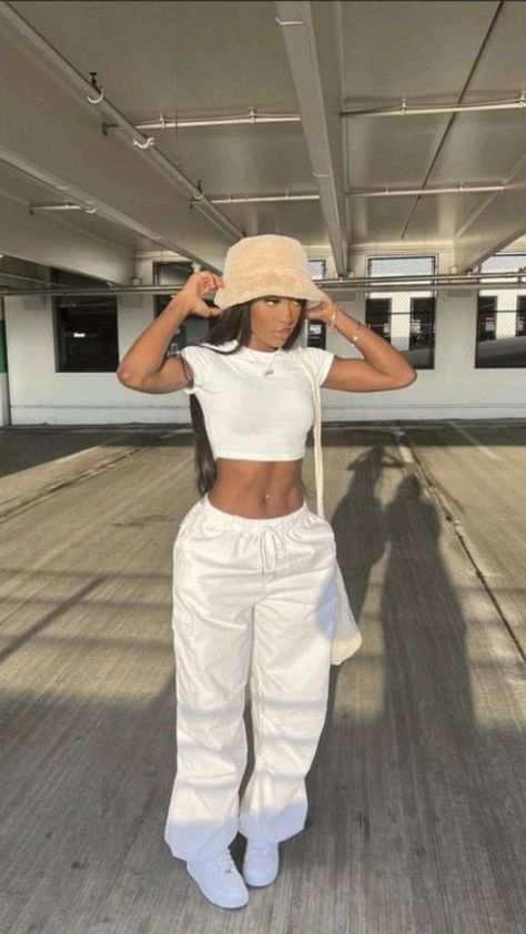 Petite Baddie Outfits, Wide Leg Pants Business Casual, Baddie Ideas, Pants Business Casual, Outfits Sleeveless, Era Outfits, Uni Outfit, Business Casual Blazer, Sleeveless Suit