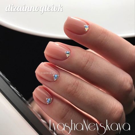 Bedazzled Nails, Gem Nail Designs, Short Nail Manicure, Natural Nail Designs, Short Gel Nails, Elegant Nail Designs, Nails Design With Rhinestones, Work Nails, Short Nails Art