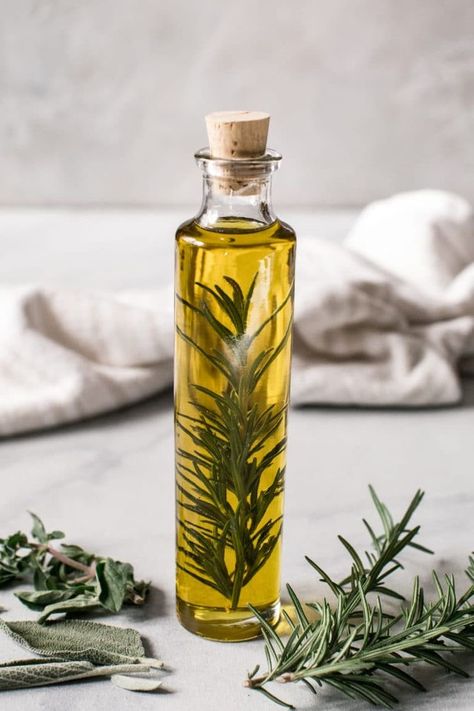 Infused Olive Oil Recipes, Infused Oil Recipes, Herb Infused Olive Oil, Oils For Hair Growth, Olive Oil Brands, Oils For Hair, Olive Oil Packaging, Tattoo Plant, Olive Oil Hair