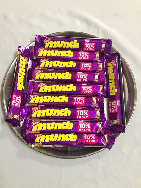 Munch Chocolate, Biscuit Snacks, Chocolate Images, Mumbai Street Food, Mumbai Food, Chocolate Lover, Food Snapchat, Background For Photography, Indian Food