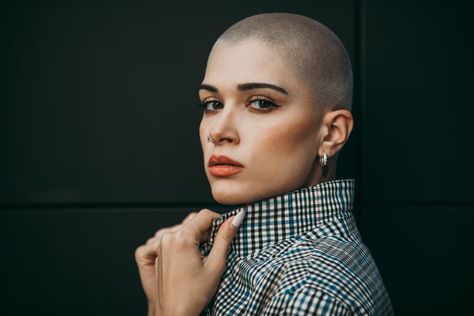 How To Grow Out A Buzz Cut Without Stressing The Awkward In-Between Phases Hair Wont Grow, Buzz Cut Women, Growing Out Hair, Brighten Teeth, Cool Hairstyles For Girls, Shaving Your Head, Subcutaneous Tissue, Increase Hair Growth, Hair Growth Supplement