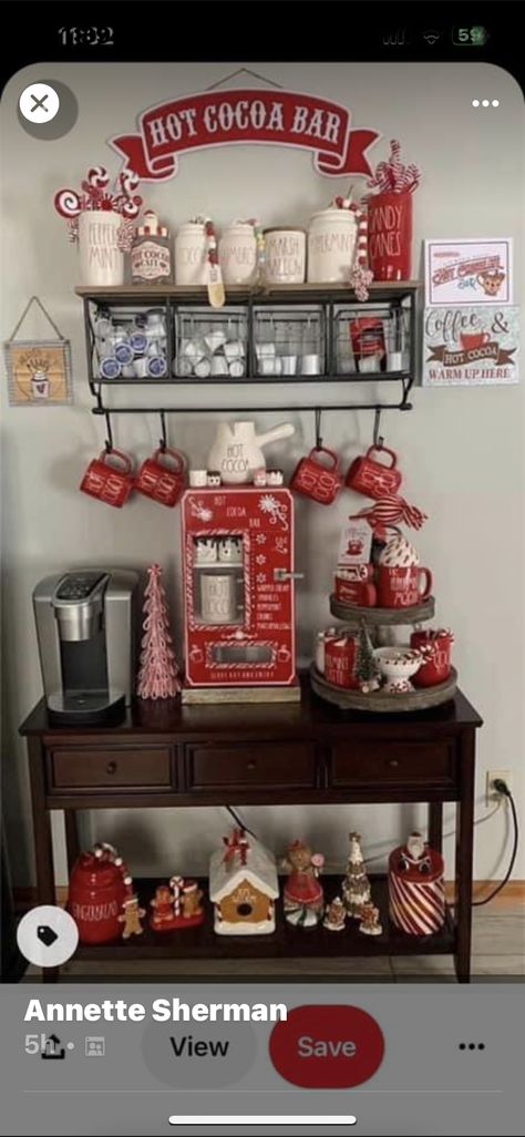 Hot Cocoa Bar Christmas, Holiday Coffee Bar, Store Christmas Decorations, Christmas Hot Chocolate Bar, Kitchen Organizing Ideas, Dollar Store Christmas Decorations, White Christmas Wreath, Ideas Navidad, Gingerbread Christmas Decor