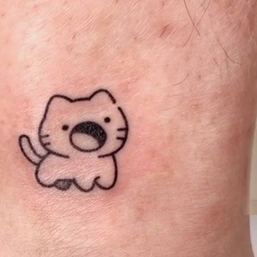 pigeon ✱ handpoke tattoos on Instagram: "If you love cat tatts, watch till the end and sing along with pop cat🎤🐱🎶 which one is ur spirit animal, tell me in the comments!!! #handpoked #handpoke #handpokedtattoo #sticknpoke #sticknpoketattoo #sgtattoos #sgtattooartist #cattattoos #cattoos #singaporetattoos #cutetattoos" Weird Cute Tattoos, Cute Small Animal Tattoos, Creative Tattoos Ideas, Pop Up Tattoo, Weird Small Tattoos, Cute Little Animals Drawings, Little Animal Tattoos, Tattoo Ideas Cats, Cute Funny Tattoos