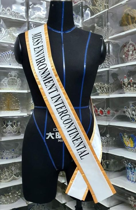 Beauty Pageant Sashes, Pageant Pictures, Sash Ideas, Pageant Sashes, Tarpaulin Design, Wristband Design, Hippie Birthday, Beauty Pageant, Final Fantasy