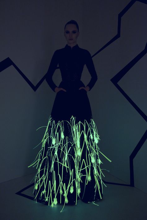 High Tech Fashion, Rami Kadi, Light Up Dresses, Couture 2015, Led Fashion, Led Dress, Neon Fashion, Technology Fashion, Futuristic Fashion