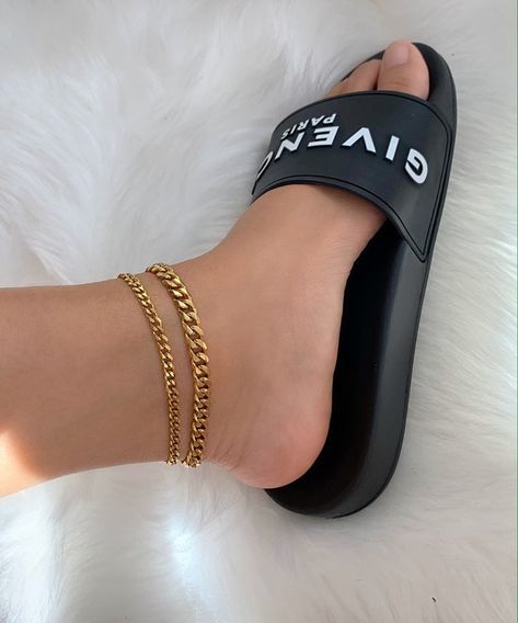 Anklets Aesthetic, Baddie Accessories, Gold Chain Anklet, Anklet Gold, Beautiful Anklet, Ankle Jewelry, Baddie Fits, Beach Anklets, Ear Ring