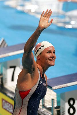 Jenny Thompson is one of the most decorated Olympians in history, winning twelve medals, including eight golds, while representing the USA in the 1992, 1996, 2000, and 2004 Summer Olympics. Olympic Icons, Jenny Thompson, Swim Camp, Swimming Quotes, Olympic Athletes, Sports Hero, Summer Olympics, Swimmers, Olympic Games