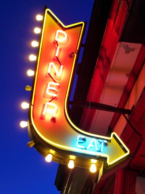 Diner Neon Diner, 50s 60s Aesthetic, Diner Booth, Diner Aesthetic, Diner Sign, American Party, Vintage Diner, Retro Diner, American Diner