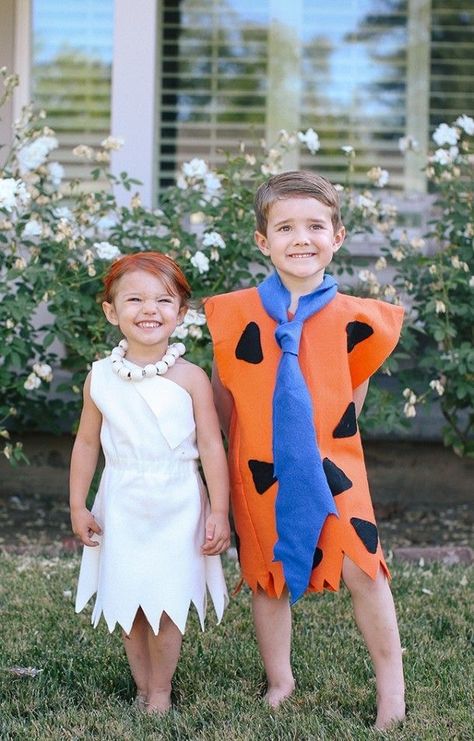 Wilma Flintstone Costume Diy, Unique Kids Halloween Costume, Wilma Flintstone Costume, Fred Flintstone Costume, Flintstone Costume, List Of Halloween Costumes, Fred And Wilma Flintstone, Flintstones Costume, Diy Fantasia