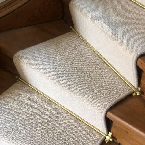 Cream Stair Runner With Rods, Staircase Runner With Rods, Stair Runner And Landing Carpet, Stair Rods Carpet Runner, Carpet Runner On Stairs With Landing, Runner Carpet Stairs, Stairway Carpet Runner, Wood Stairs With Carpet Runner, Stair Runner With Rods