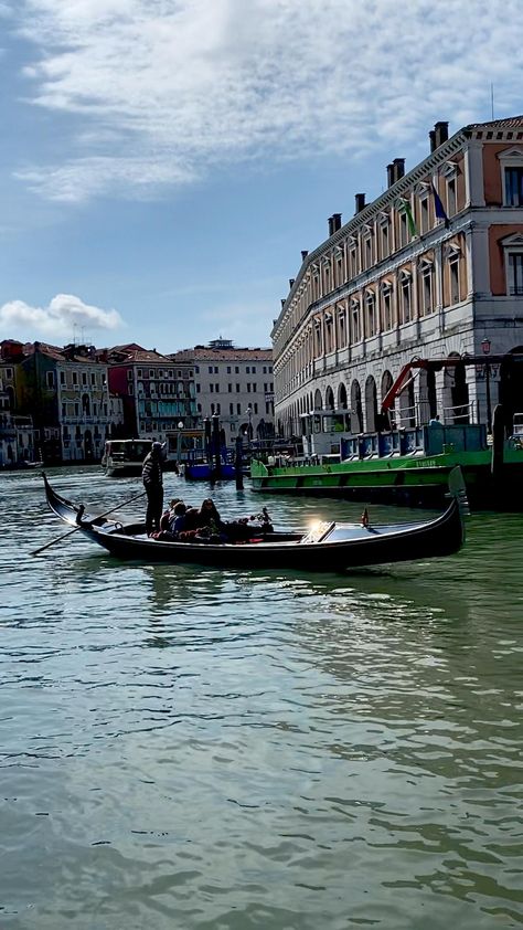 Rio Video, Vacation Video, Travel Pics, Italy Vacation, Beautiful Places To Travel, Europe Destinations, Beautiful Places To Visit, Venice Italy, Good Morning Images