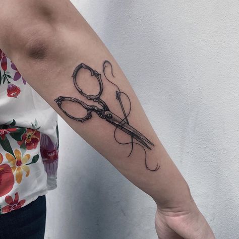 Sewing Needle Tattoo, Tattoo Sewing, Scissor Tattoo, Needle Tattoo, Small Hand Tattoos, Instagram Feed Inspiration, Sewing Needle, Ink Ideas, Tattoo Inspo