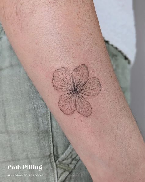 A delicately handpoked hydrangea flower for fellow Loughborough fine art grad Angel. Thank you Angel for making the journey from North Yorkshire for your tattoo! 🧡 All the best for the big day! ✨ Hydrangea Petal Tattoo, Hydrangea Tattoo Design, Hydrangeas Tattoo, Tattoo Hydrangea, Hydrangea Tattoos, Hydrangea Tattoo, Hand Poked Tattoo, Tattoo Girl, E Tattoo