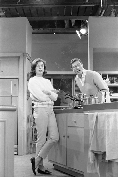 Laura Petrie, Mary Tyler Moore Show, Tyler Moore, Mary Tyler Moore, Vintage Television, Classic Television, Old Tv Shows, Vintage Tv, Tony Awards