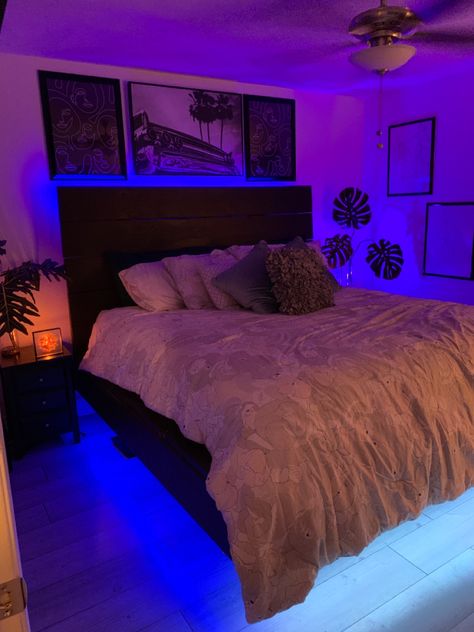 Bedroom Ideas Floating Bed, Floating Bed With Lights Under, Floating Bed Rooms Ideas, Teen Room With Floating Bed, Bed Without Headboard Ideas, Homemade Beds Floating, Floating Bedframe, Floating Beds With Led Lights, Floating Bed Frame With Led Lights