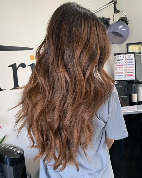 Light Brown Golden Balayage, Honey Almond Balayage, Balayage Hair Toffee, Caramel Balayage Wavy Hair, Going Brunette, Gold Balyage Long Hair, Brown Bayalage Hair, Carmel Hair Color, Caramel Brown Hair