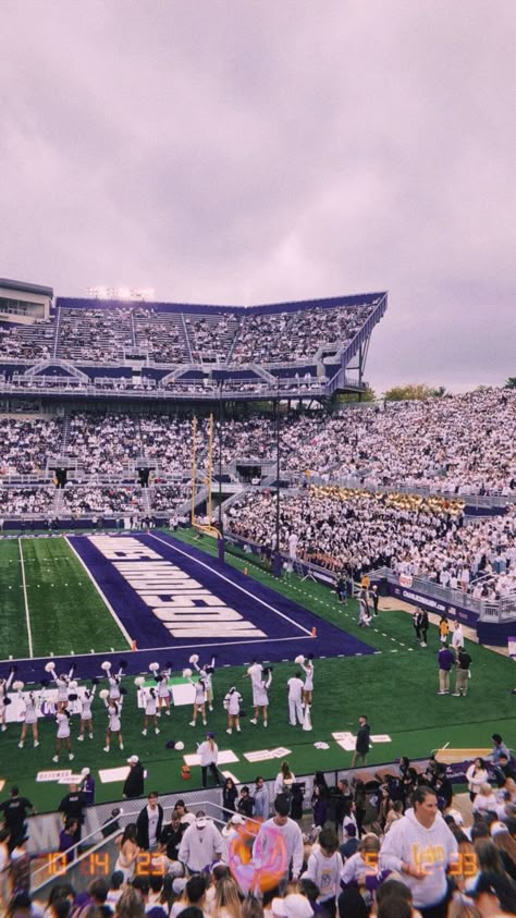 JMU football 🏈 💜 James Madison University Aesthetic, Jmu Aesthetic, Jmu Football, Jmu Dukes, Future Psychologist, University Vibes, School Moodboard, Gift Collage, College Core