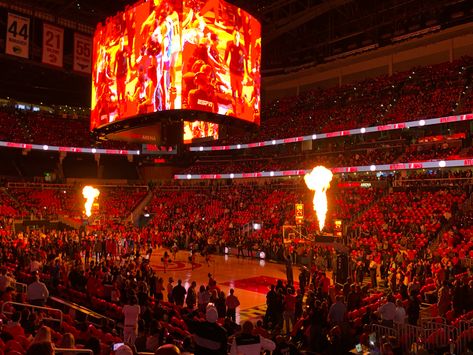 A Look Inside the Revamped State Farm Arena State Farm Arena Atlanta, State Farm Arena, Hawks Game, Stadium Architecture, State Farm, Basketball Fans, Atlanta Hawks, Basketball Games, Dallas Mavericks