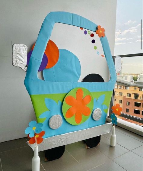 Mystery Machine Cardboard Box Car, Mystery Machine Trunk Or Treat Ideas, Scooby Trunk Or Treat Ideas, Scooby Doo Photo Booth, Scooby Doo Mystery Party, Mystery Machine Photo Booth, Scooby Doo Halloween Party Ideas, Scooby Doo Birthday Party Decorations, Scooby Doo 2nd Birthday Party Ideas