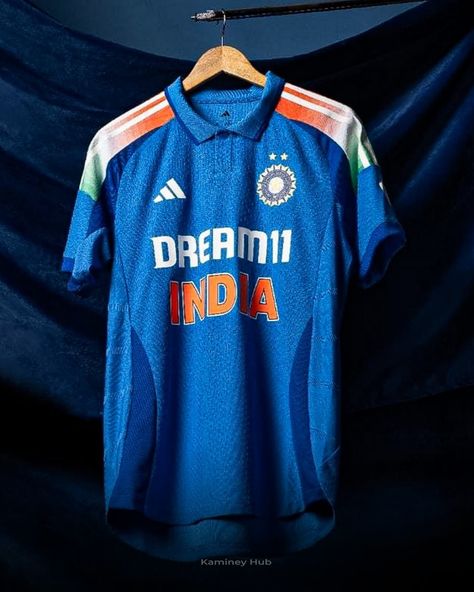 We are a huge fan of India’s new ODI jersey 👕🇮🇳 Board of Control for Cricket in India (BCCI) secretary Jay Shah and women's team captain Harmanpreet Kaur unveiled India's new ODI jersey at the board headquarters in Mumbai on Friday, November 29. The unveiling was done ahead of India's departure to Australia for a three-match ODI series, starting December 5. The new jersey has a tri-colour gradient on the shoulders, which is a change from the previous version which had only the iconic three ... Cookie Clothes, Harmanpreet Kaur, Mumbai Indians Ipl, Cricket Logo, Anushka Sharma And Virat, Cricket Jersey, Cricket In India, India Cricket Team, Sports Jersey Design