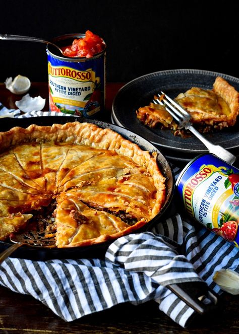 Sausage Pot Pie, Vegetarian Mains, Chicken Paprikash, Pie Crust Dough, Italian Sausage Recipes, Orange Peppers, Refrigerated Pie Crust, Flaky Pie Crust, Fall Dishes